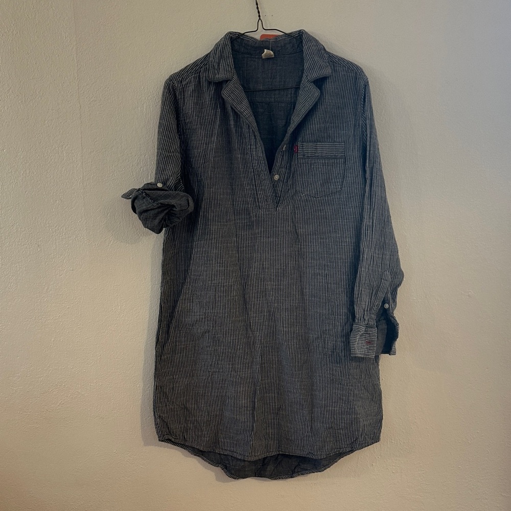 Levi's gray chambray tunic